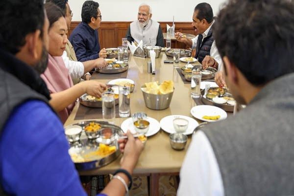 SPG was refusing but…', PM Modi told the MPs at lunch the story of visiting Nawaz Sharif's house in Pakistan