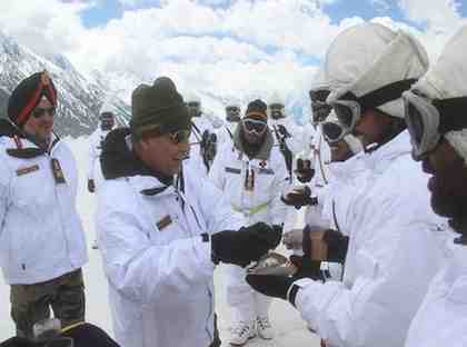 Rajnath Singh will celebrate Holi with soldiers in Siachen