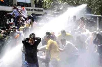 BJP workers protesting in Delhi detained