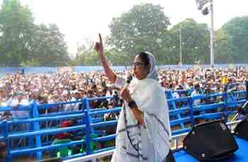 Mamta Banerjee attacked the Center on the issue of agencies