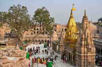 Policemen in dhoti-kurta will protect the temple premises