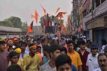 Stone pelting during Ram Navami procession in Bengal