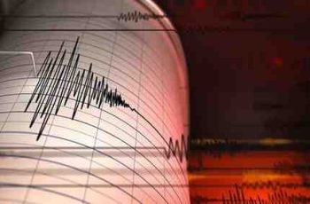 Earthquake tremors in Saurashtra, Gujarat, people came out of their homes