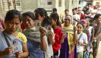 Voting begins on 93 seats in the third phase, PM Modi casts his vote