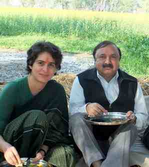 Priyanka Gandhi congratulates KL Sharma on winning Amethi