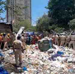 Stones were pelted on the team which went to clear illegal slums in Powai, Mumbai