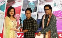 Sushanta Das honoured at IIFA-Dada Saheb Phalke Indian Television Awards show