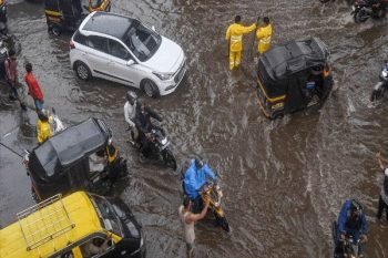 Heavy rains in Mumbai have affected life, CM Shinde held a meeting