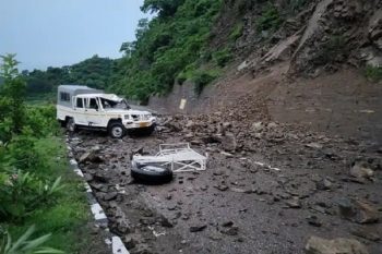 Landslide on Chandigarh-Shimla Highway, hill fell on Bolero