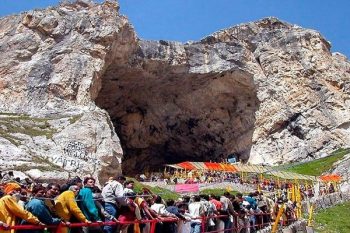 More than 3.38 lakh devotees visited Baba Barfani