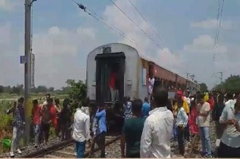 Sampark Kranti Express train split into two parts