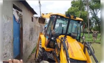 Bulldozer runs on the bakery of the accused of Ayodhya gang rape