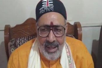 Attack on Union Minister Giriraj Singh in Begusarai