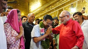 CM Arvind Kejriwal reached Hanuman Temple in Connaught Place