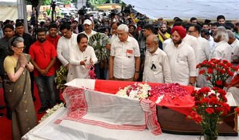 Sonia Gandhi paid tribute to Sitaram Yechury