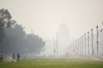 Delhi's air in very poor category, fog engulfs the morning