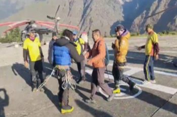 Rescue of mountaineer trapped on Chaukhambha mountain in Chamoli