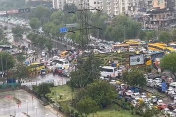 Rain in Noida causes trouble for people, traffic system collapses