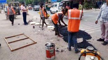 Before monsoon, Delhi government launched a campaign to make roads pothole free