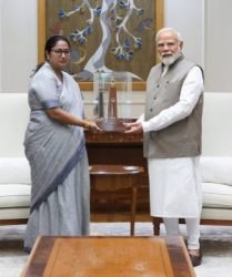 CM Rekha Gupta met Prime Minister Narendra Modi and expressed gratitude to the Central Government