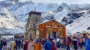 Snowfall in Kedarnath Dham in June, enthusiasm among pilgrims
