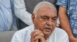 There is a possibility of paper leak in Assistant Professor recruitment, the sealed papers given to the candidates were broken Hooda