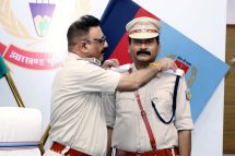 Shri Anurag Gupta, Director General and Inspector General of Police honoured the newly promoted Deputy Superintendent of Police by putting a badge on them
