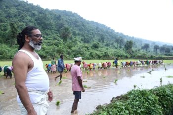 The Chief Minister took stock of the farming in his native village