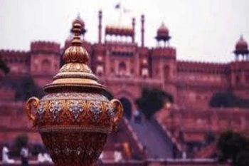 A priceless urn studded with gold, diamonds and emeralds was stolen from the Red Fort, its value is in crores