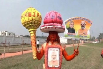 A die-hard fan of PM Modi, he participated in 160 rallies dressed in a Lord Hanuman costume.
