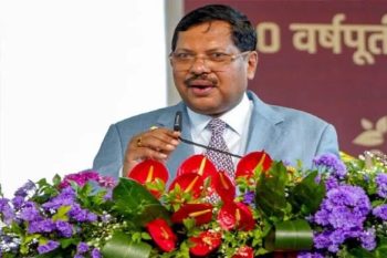 Major breach in Supreme Court security!Lawyer throws shoe at CJI during hearing, causing commotion