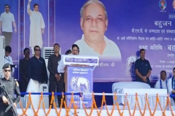 Mayawati's show of strength in Lucknow after 9 years, targets SP, praises Yogi government