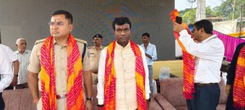 Ranchi DC Mr. Manjunath Bhajantri and Ranchi SSP Mr. Rakesh Ranjan visited the Kali Puja pandal in Doranda.