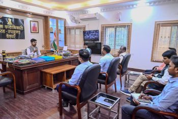 A meeting was held under the chairmanship of the Deputy Commissioner regarding the successful and grand organization of the Jharkhand State Foundation Day celebrations.