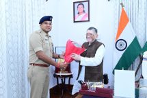 Deputy Commissioner cum District Magistrate, Ranchi, Shri Manjunath Bhajantri and Senior Superintendent of Police, Ranchi, Shri Rakesh Ranjan extended birthday wishes to Governor Shri Santosh Gangwar.