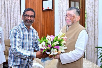Honorable Chief Minister Shri Hemant Soren paid a courtesy call on Honorable Governor Shri Santosh Kumar Gangwar