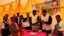 Under the program 'Your Plan, Your Government, Your Door', huge public service camps were organized in Ranchi district today.