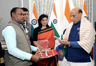 Raksha Mantri appeals for generous contribution to Armed Forces Flag Day Fund for the welfare of Veer Naris, Ex-Servicemen and their dependents