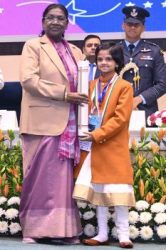 The President presented the 'Prime Minister's National Children's Awards'.