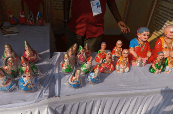 The traditional art of 'Thalaiyatti Bommai' from Thanjavur captivates the audience at Kashi Tamil Sangamam 4.0