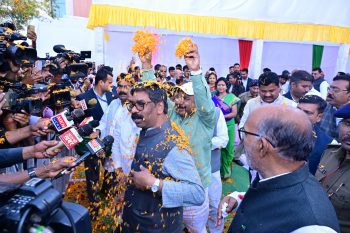 Holi Milan function was organised in Jharkhand Assembly.