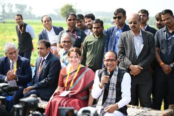 Under the chairmanship of Union Minister Shivraj Singh Chouhan, the nationwide pulse revolution was launched from Amlaha in Sehore district of Madhya Pradesh.