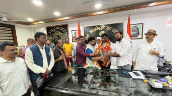 Members of the Shri Mahavir Mandal and the Ramnavami Shringar Samiti met with Ranchi DC Shri Manjunath Bhajantri regarding preparations for the Ramnavami festival.