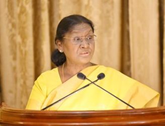 Officers of the Central Power Engineering Service and the Indian Economic Service met with the President.