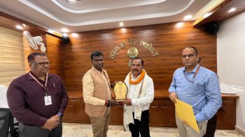 Ranchi District Administration organized a special pension court cum retirement farewell felicitation ceremony in honor of teachers.