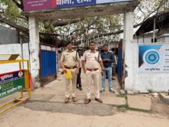 Under the leadership of the Ranchi Kotwali DSP, the routes and sensitive areas designated for the processions and parades to be held for Eid, Sarhul, and Ram Navami were inspected using drones.