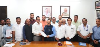 Union Minister Dr. Jitendra Singh met with delegations of employee organizations,