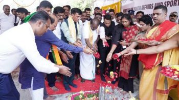 Union Ministers Dr. Mansukh Mandaviya and Shri H.D. Kumaraswamy laid the foundation stone of an indoor sports complex in Mandya, Karnataka.