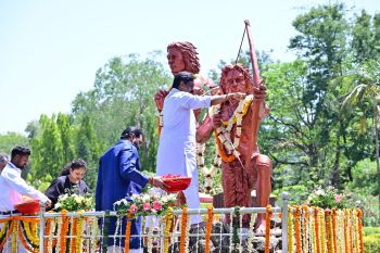 Chief Minister Shri Hemant Soren paid tribute to the brave martyr Sido-Kanhu