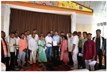 NMDC's Top Leadership Meets Panchayat Heads in Dantewada; Assures Action on Water, Electricity, and Roads.